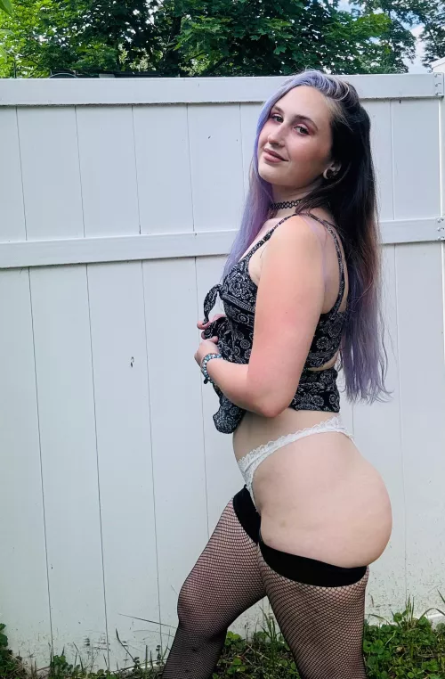 What would you do if you saw this while walking down the street 🥵