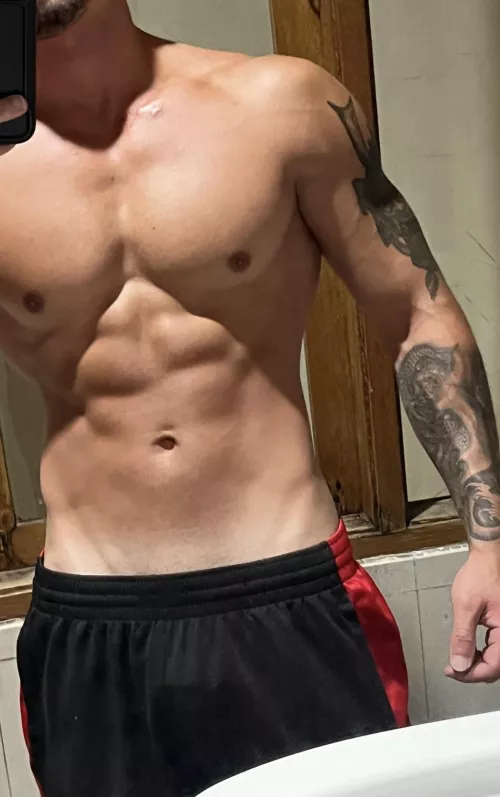 6’3 218lbs and feeling leaaaaaan 😈💪🏽