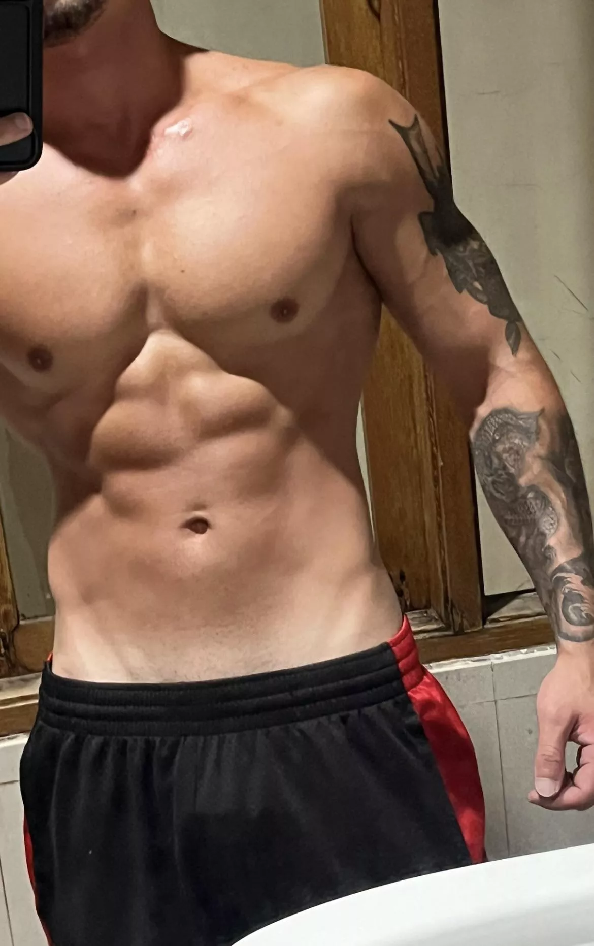 6’3 218lbs and feeling leaaaaaan 😈💪🏽