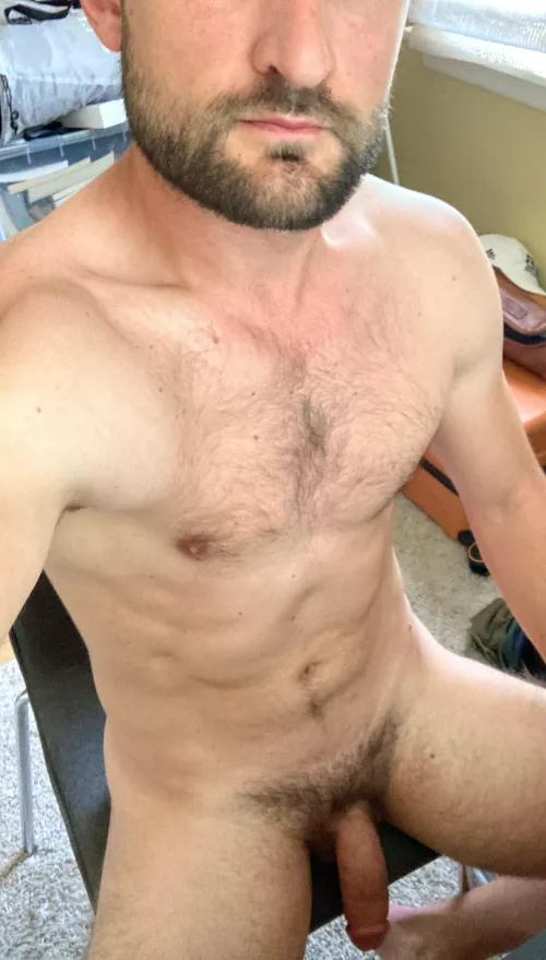 Anyone care to sit under this desk while I work? (DM for details) 😈 