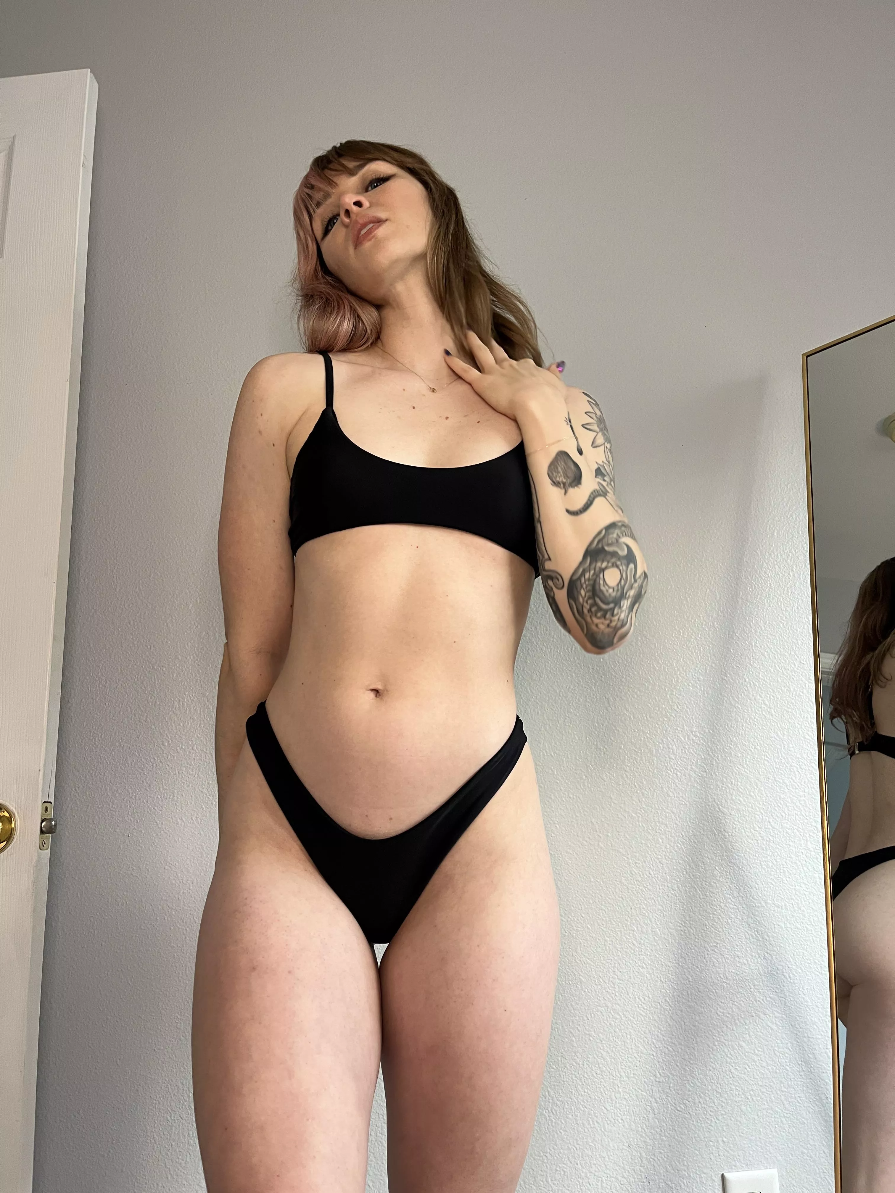 Cover my tummy [img]