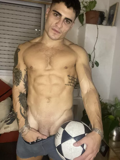 Does this soccer stud's bulge score a goal in your pants? 
