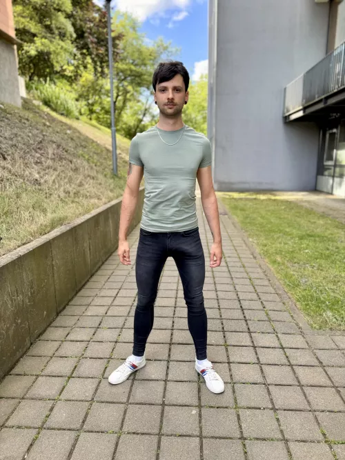 He wants me to stop wearing skinny jeans 😅