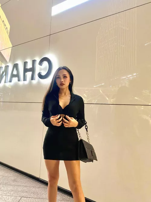 how do you like my tight black dress