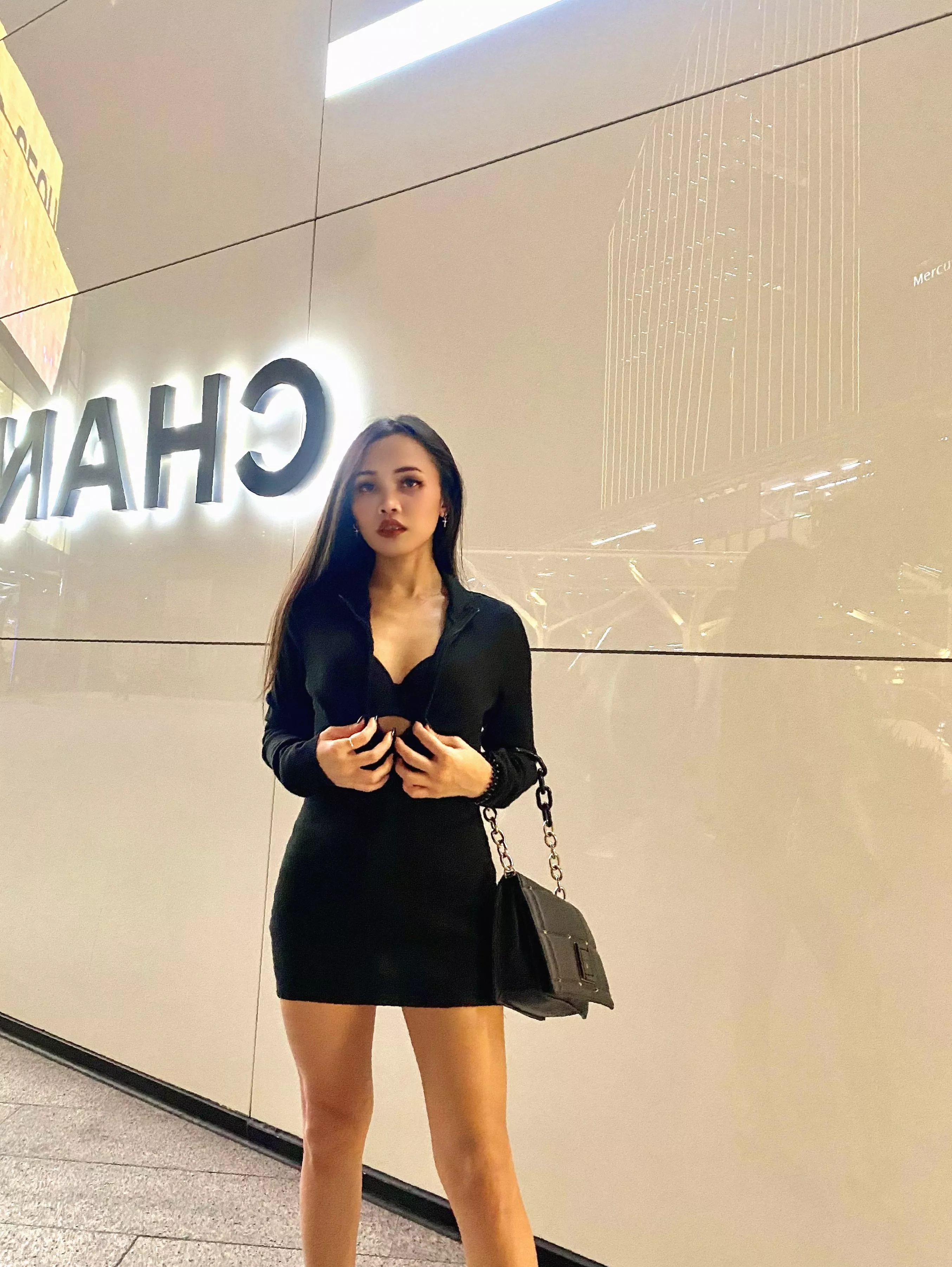 how do you like my tight black dress