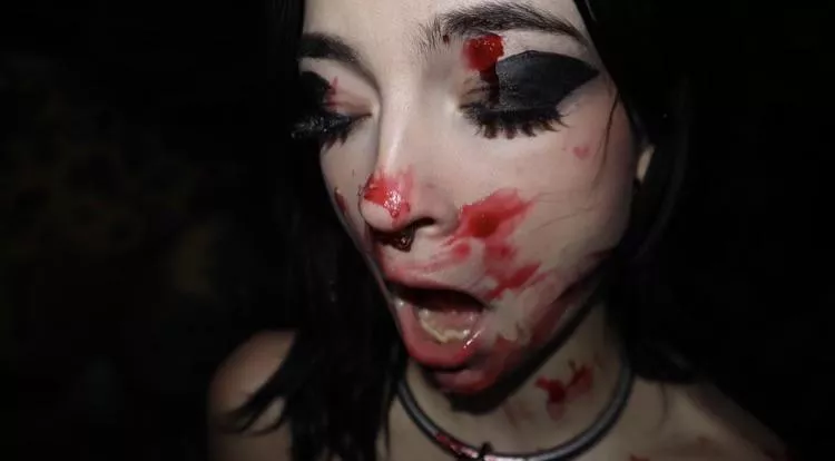 I LOVE getting covered in cherry pie 🍒