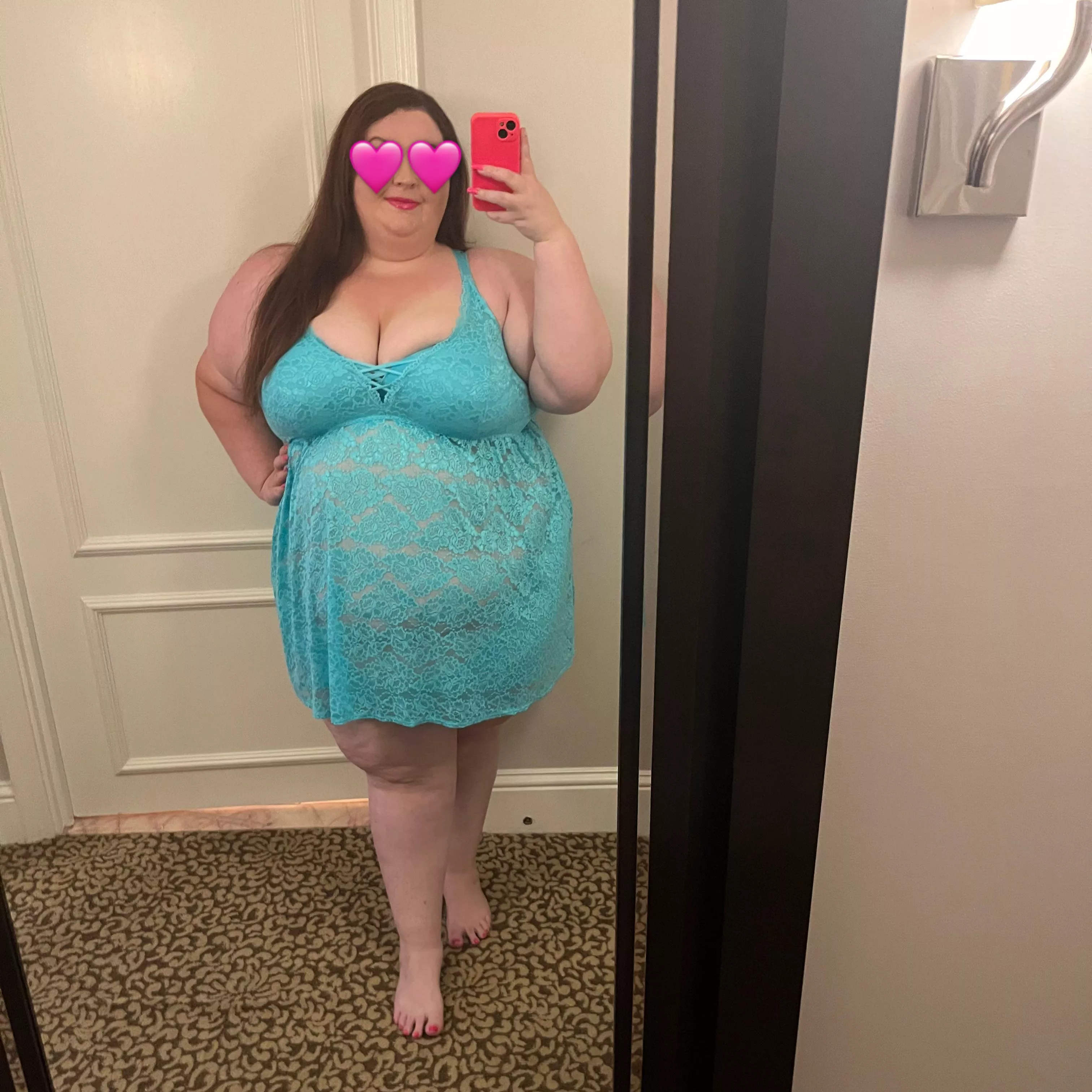 I thrive in pretty lace things. 🥰