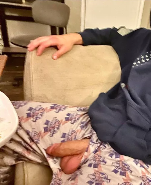 It gets so relaxed when I'm stoned