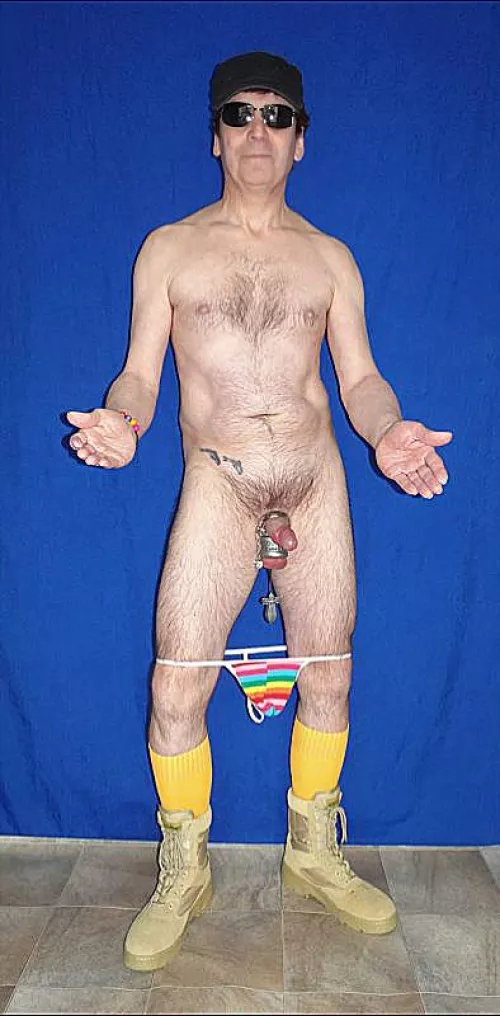 Just had to pull my thong down my dick doesn't like being restricted by underwear 