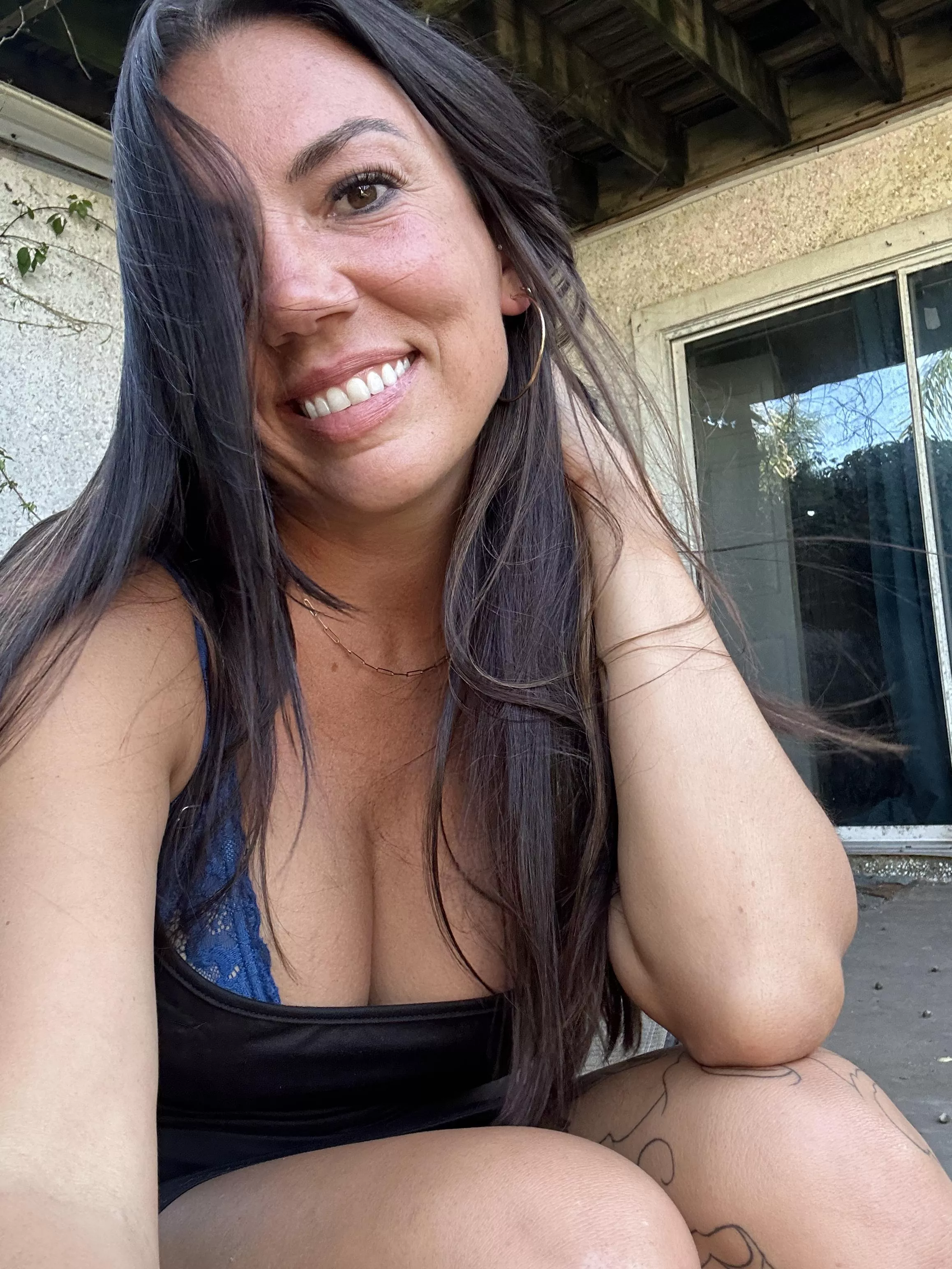 Just me trying to take a more aesthetic selfie [f]