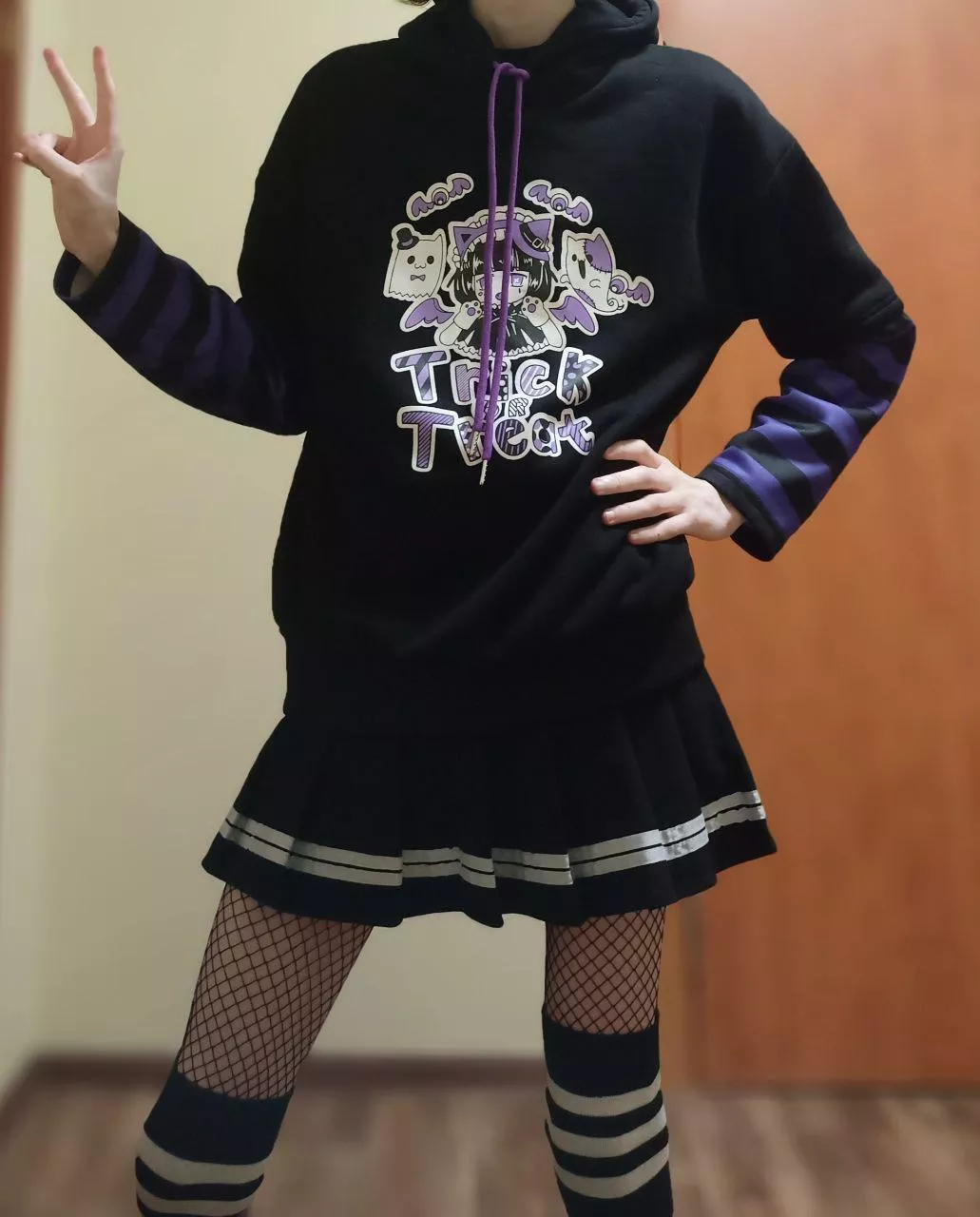 My first post here. I'm so anxious! But I finally got a bunch of my own fem clothes, and I'm so excited I just have to share this fit.