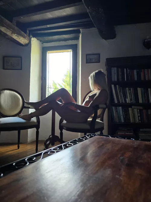 Nude in the old mansion