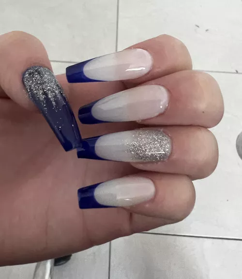 Ready to give you a massage 