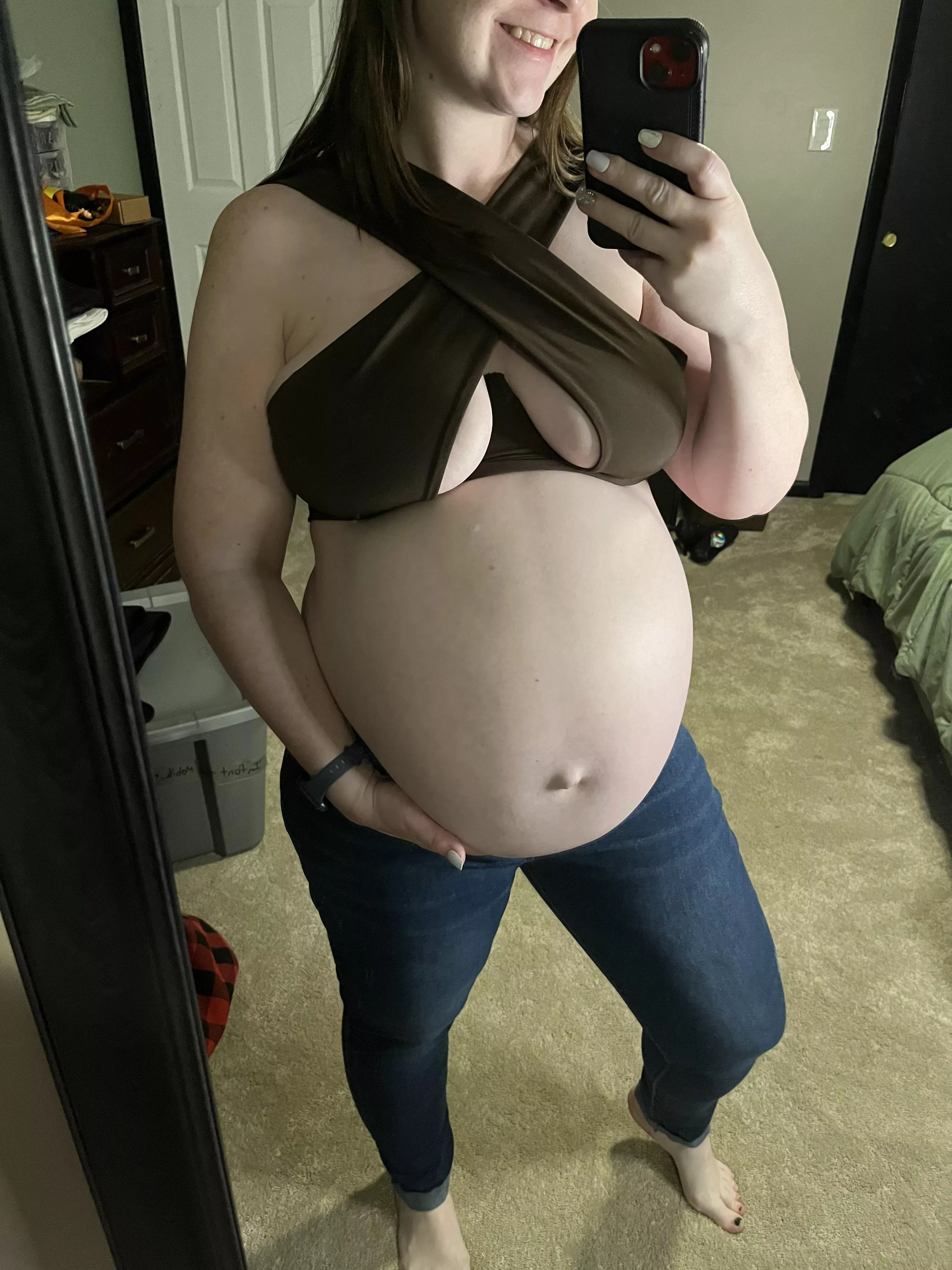 Still rocked a crop top pregnant with twins!