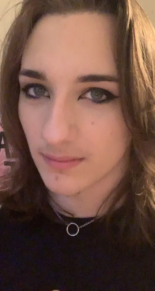 What do we think about a simple eyeliner look?