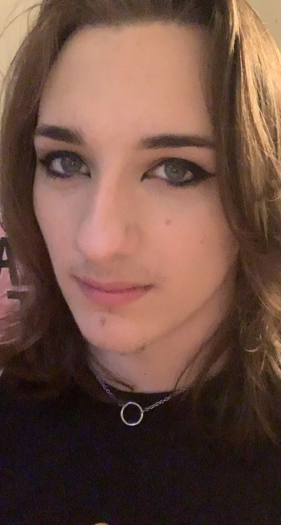 What do we think about a simple eyeliner look?