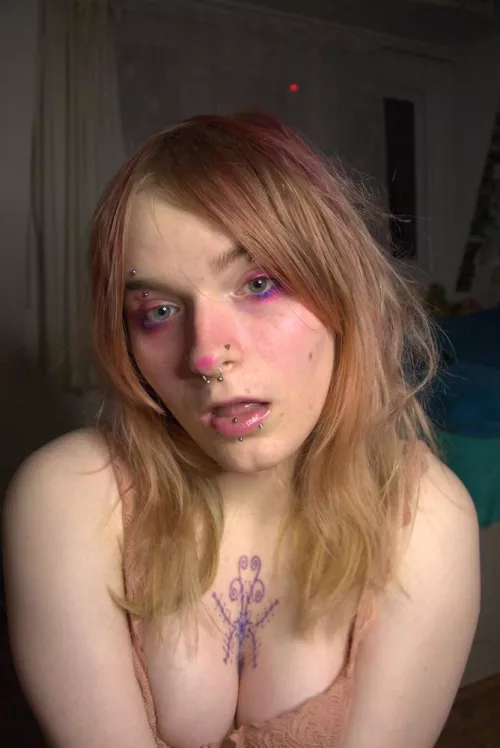 What do you call a girl who wants to get filled on the first date 💦