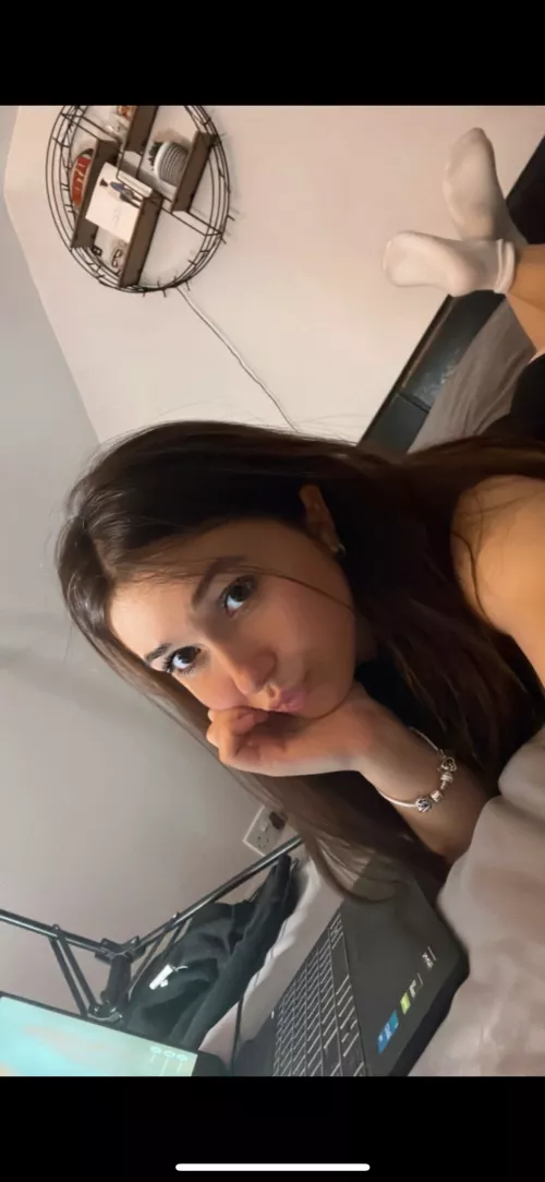 Would you be able to resist me on our first date?