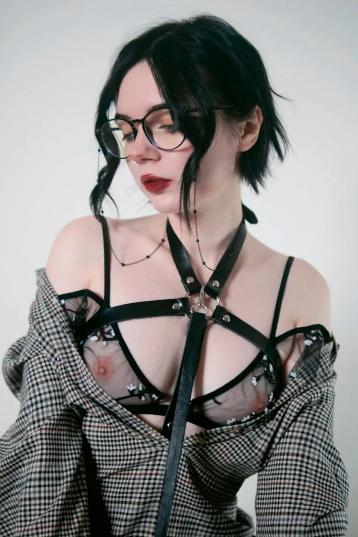 Would you be surprised if you saw leather harness under my date outfit [F]