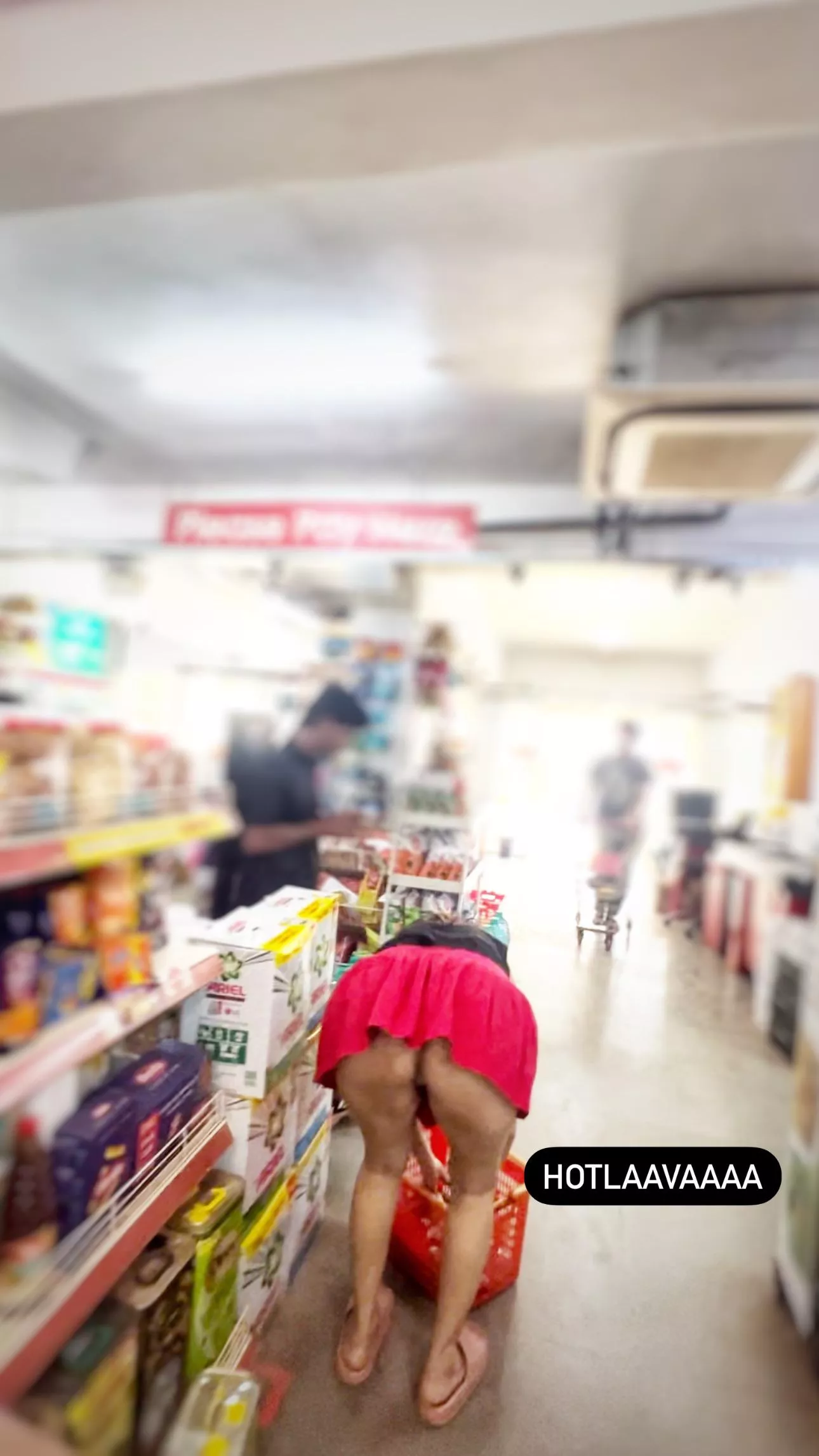 Yes I love showing my ass while I run errands .