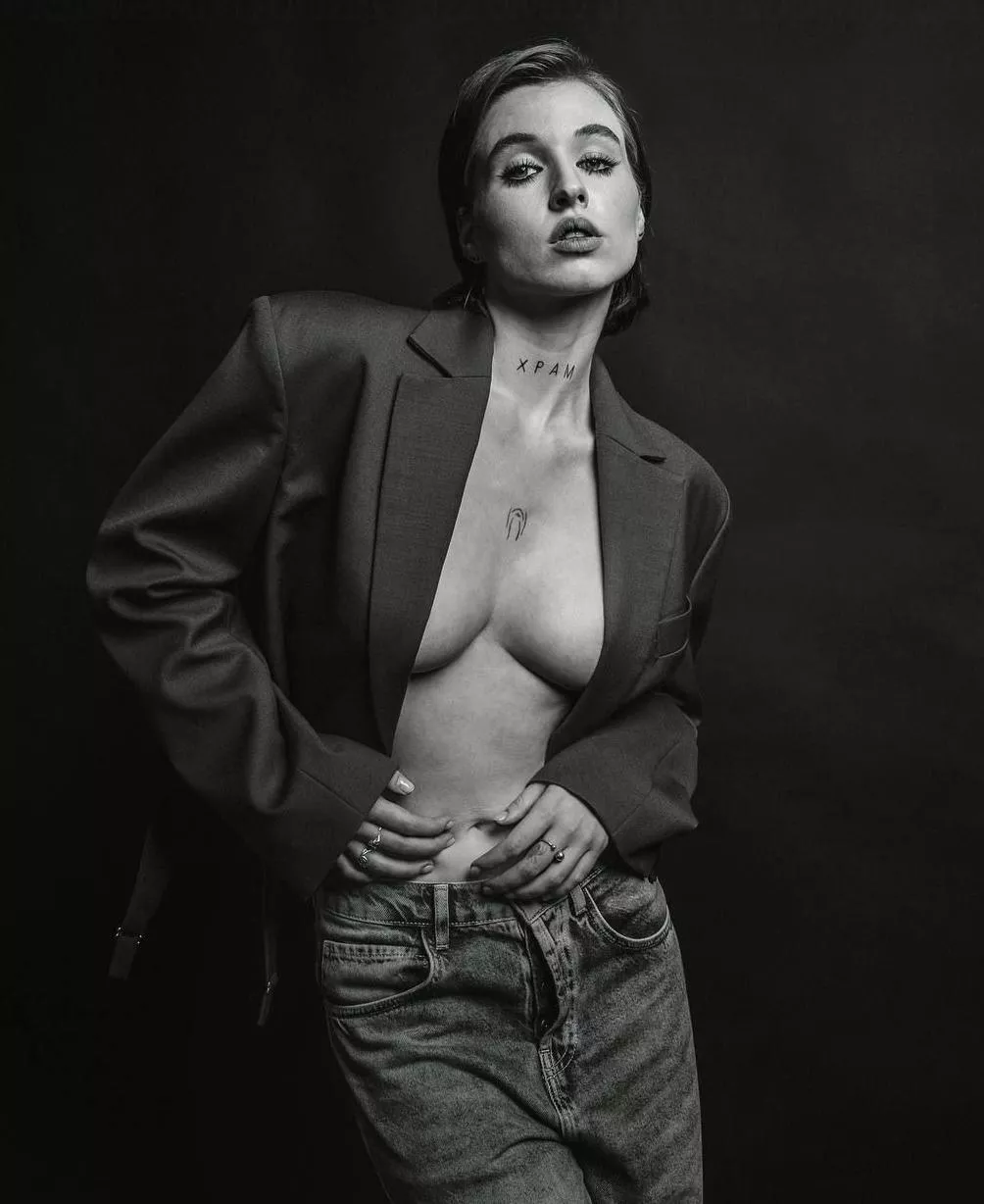 You walk in and see me like that. What’s next?😏