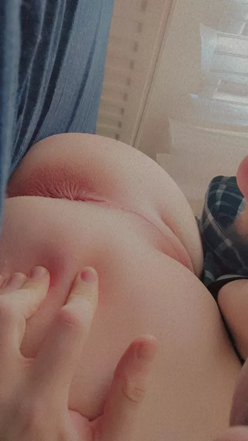 [18] Who wants my virgin pink tight pussy