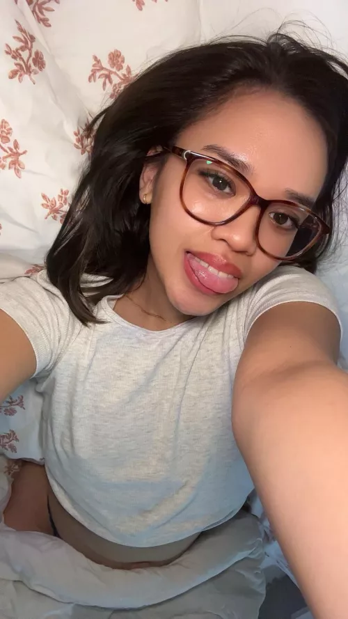 Anyone who likes nerdy Filipina’s?