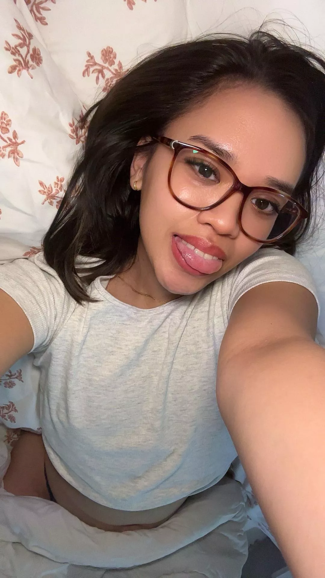 Anyone who likes nerdy Filipina’s?
