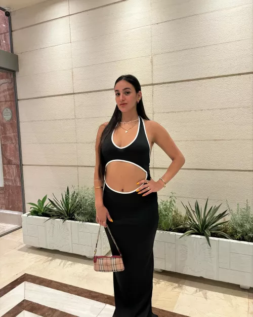 Every hottie needs a small bag