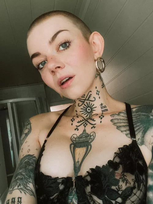 feeling so much more like myself with this haircut 🫶🏻