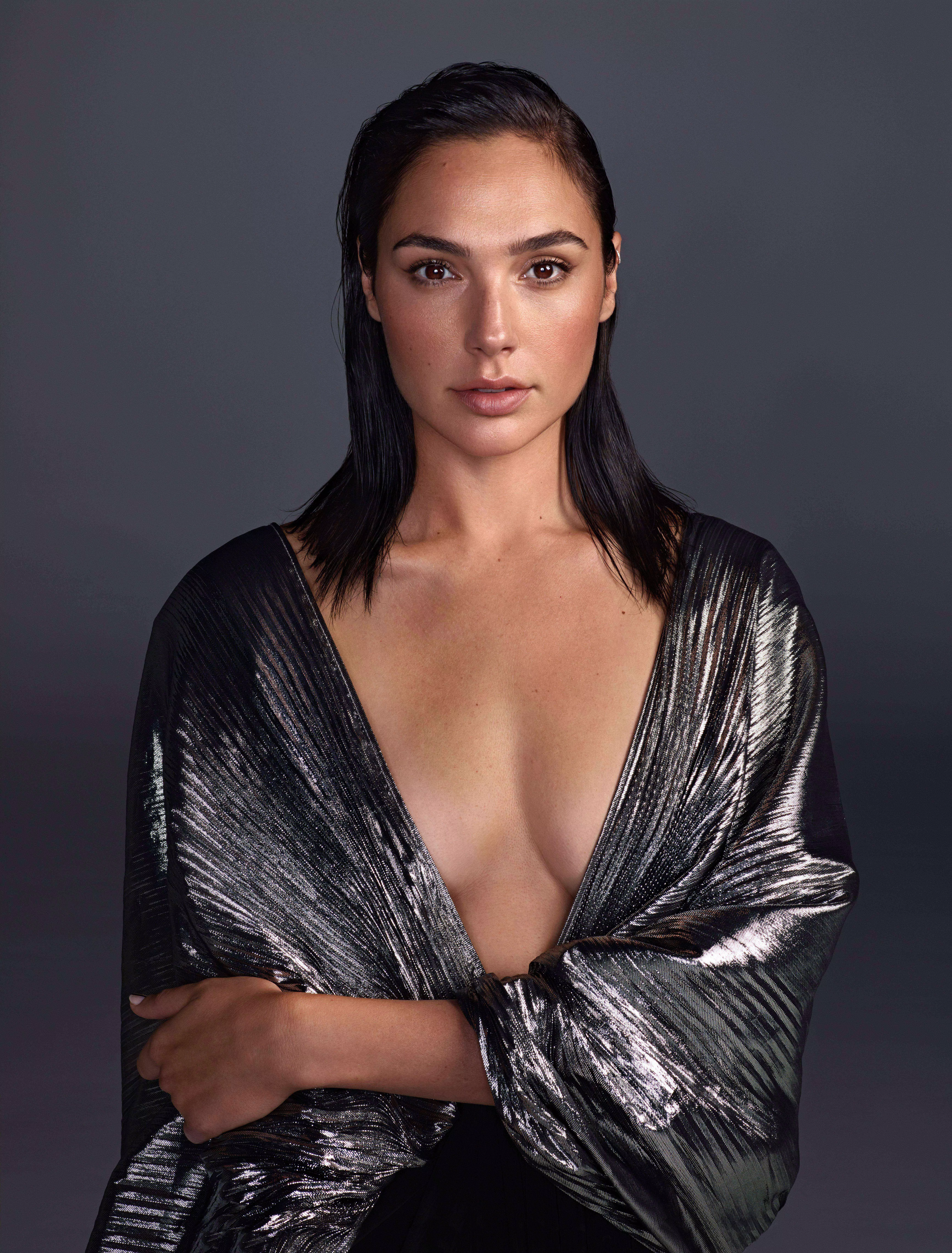 Gal Gadot has me so horny right now! Please make me goon my brains out for her!