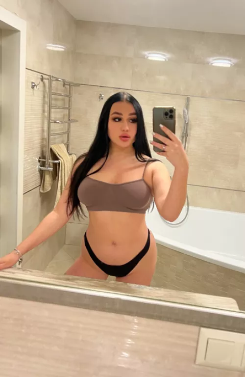 I like to take selfies right after a workout