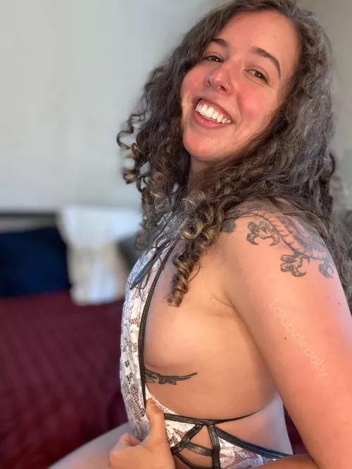 I love seeing my tattoo peek out 😜