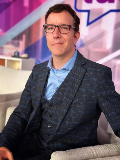 I wear glasses almost all the time now but still don't like to wear them in pictures. Whatcha think?