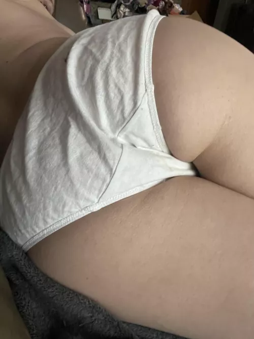 It’s a white panty kind of night…