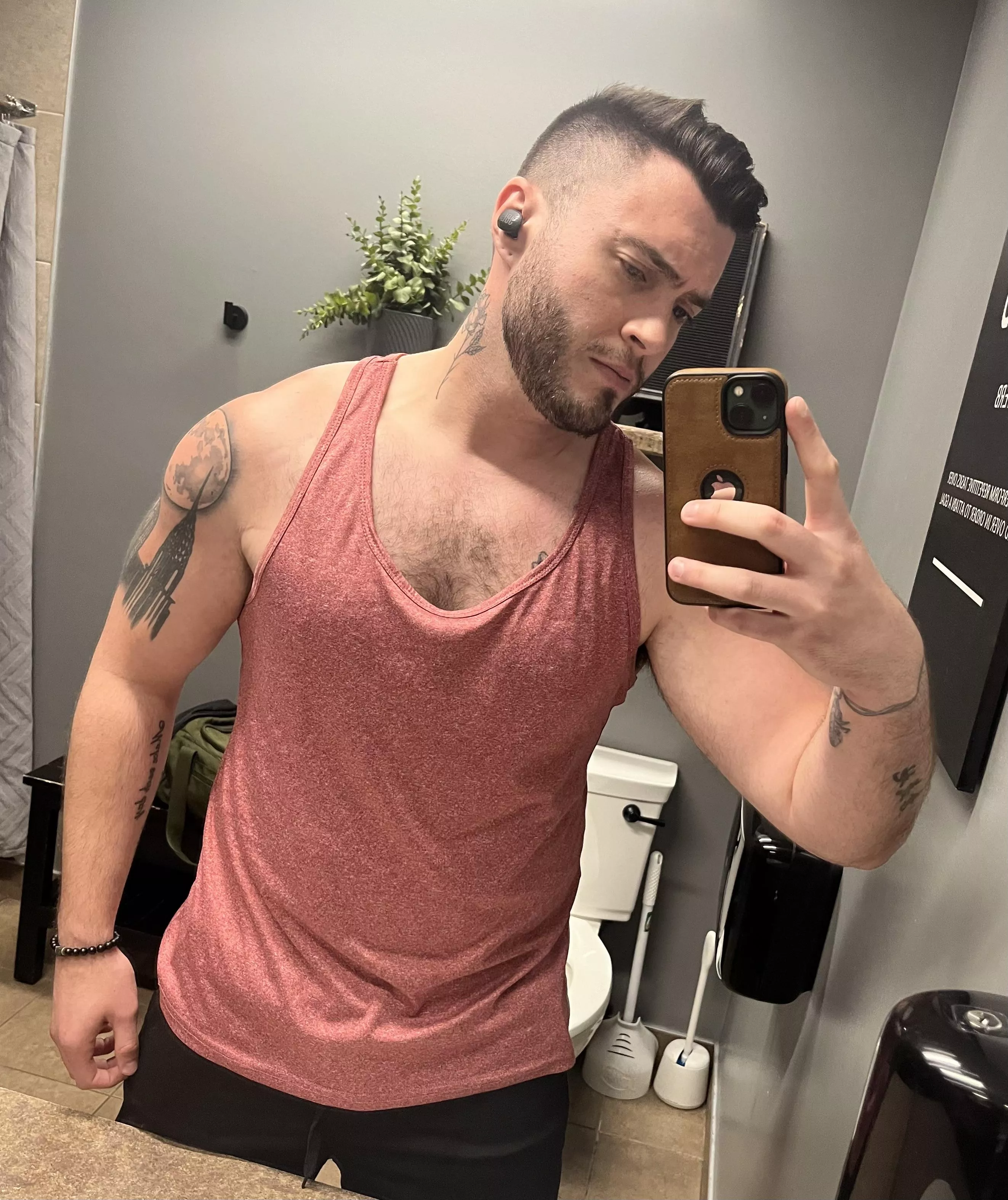 Just a little Sunday gym sesh 💪🏻  Just a little Sunday gym sesh 💪🏻