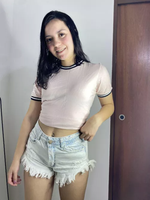 Just a simple pic this time of a cute outfit I wore to work 