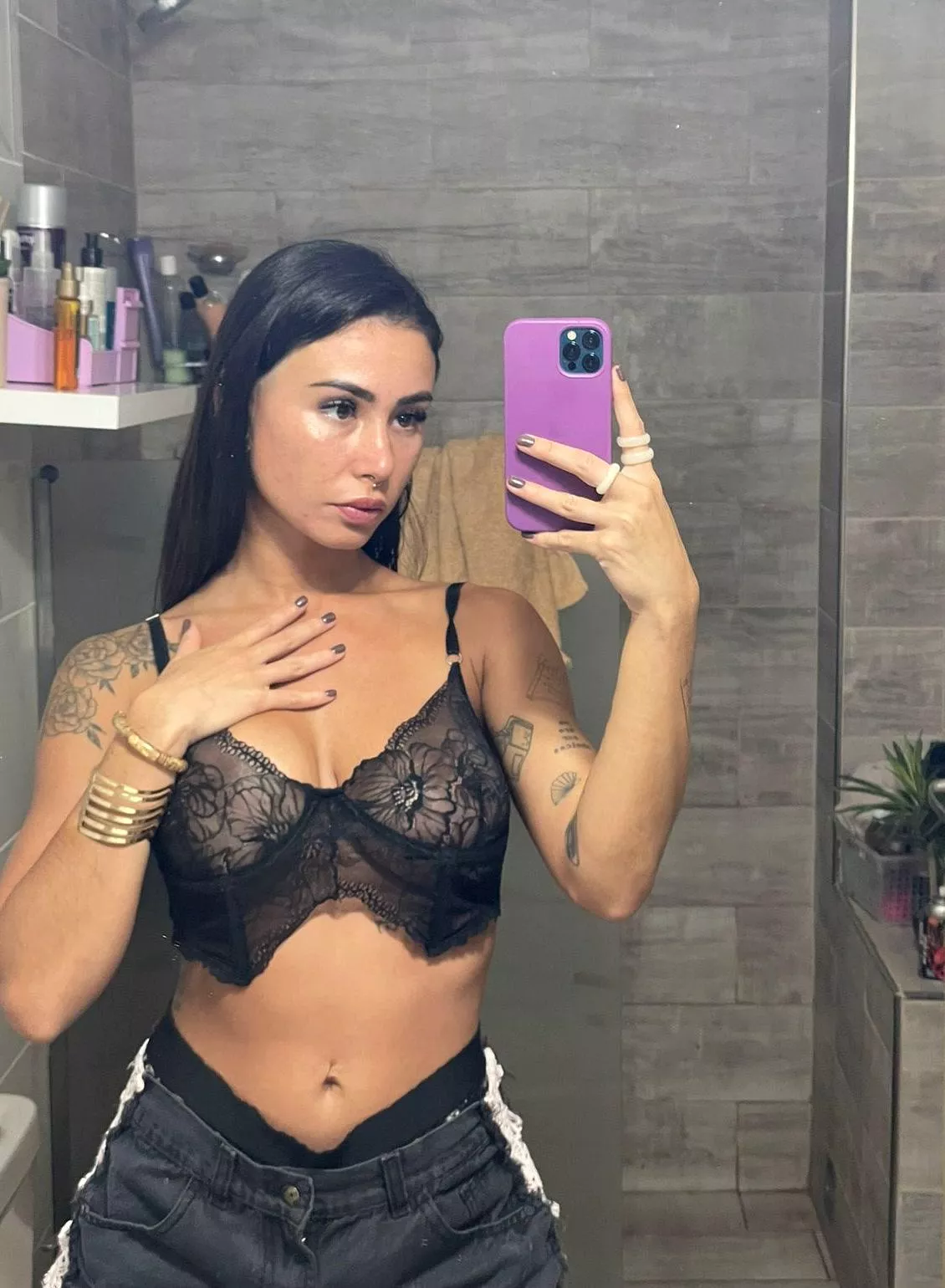 Just took a nice shower. I feel sexy in this bra