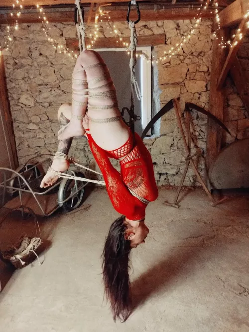 little red in waist rope training