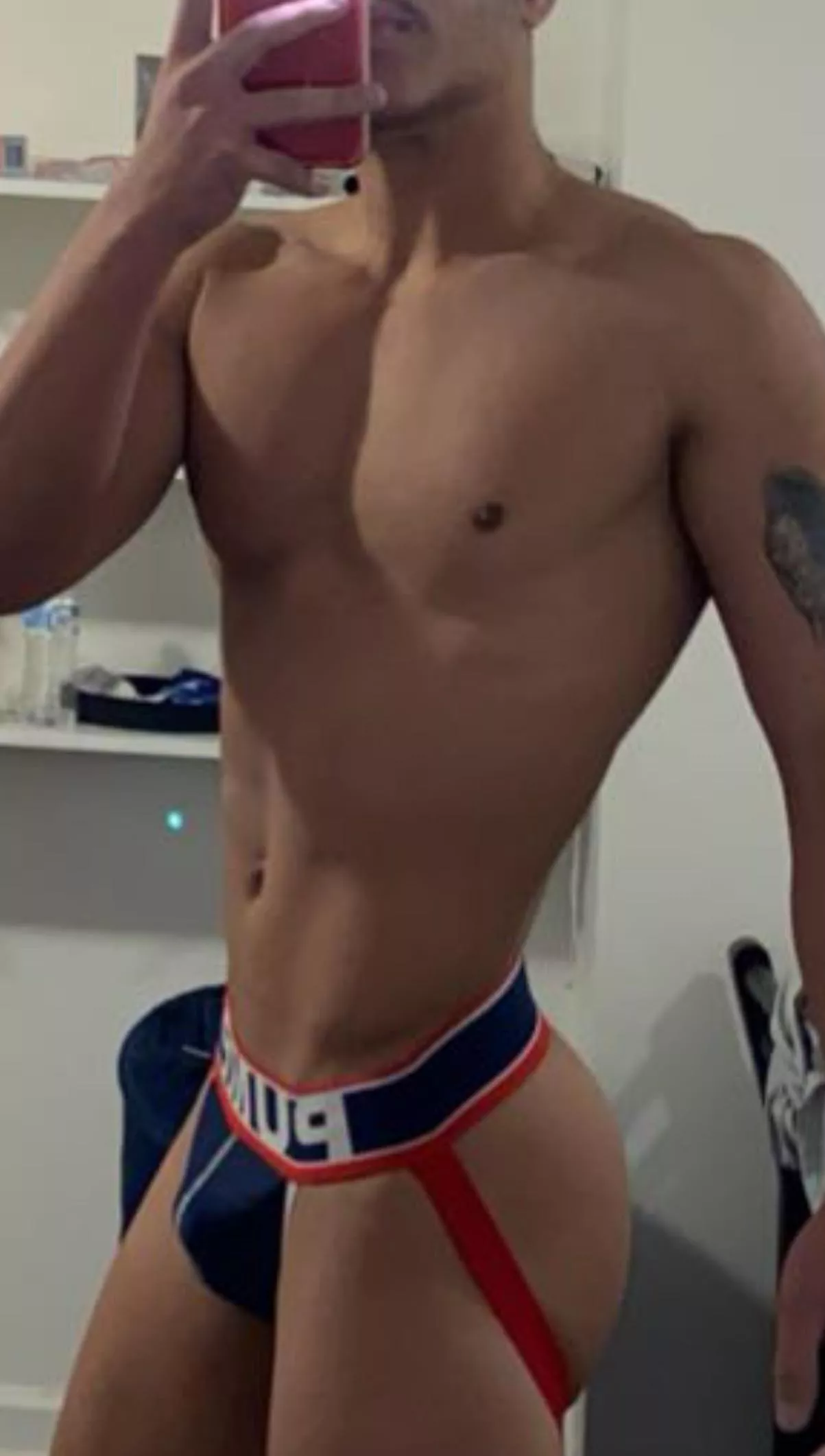 M22 looking for a dominant guy or sub bottom on call @textpappo on snap