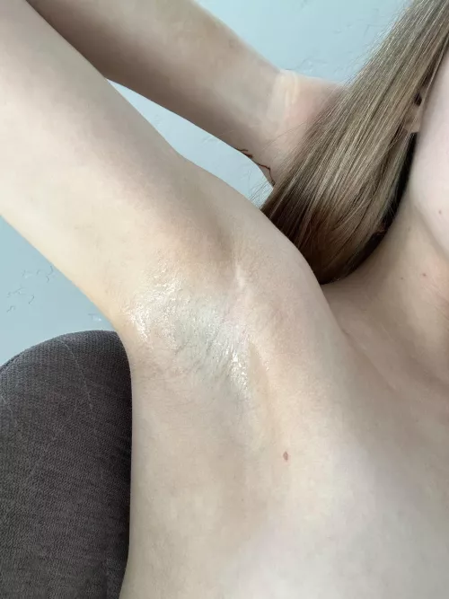 My smooth armpits are so stinky, when you look at them, what's the first thing you think of?