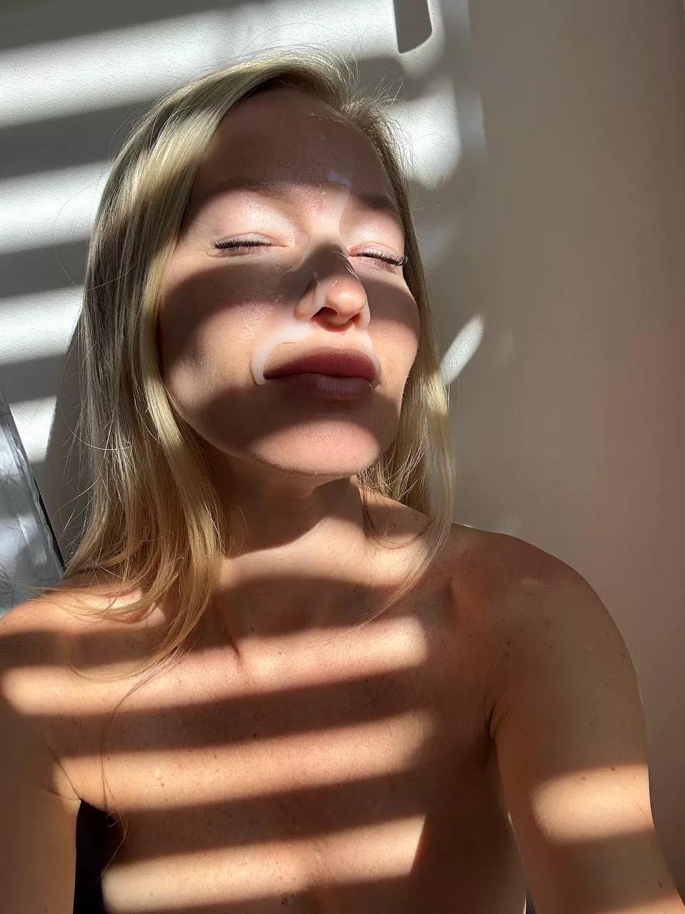 My wonderful morning with a mask on my face lol