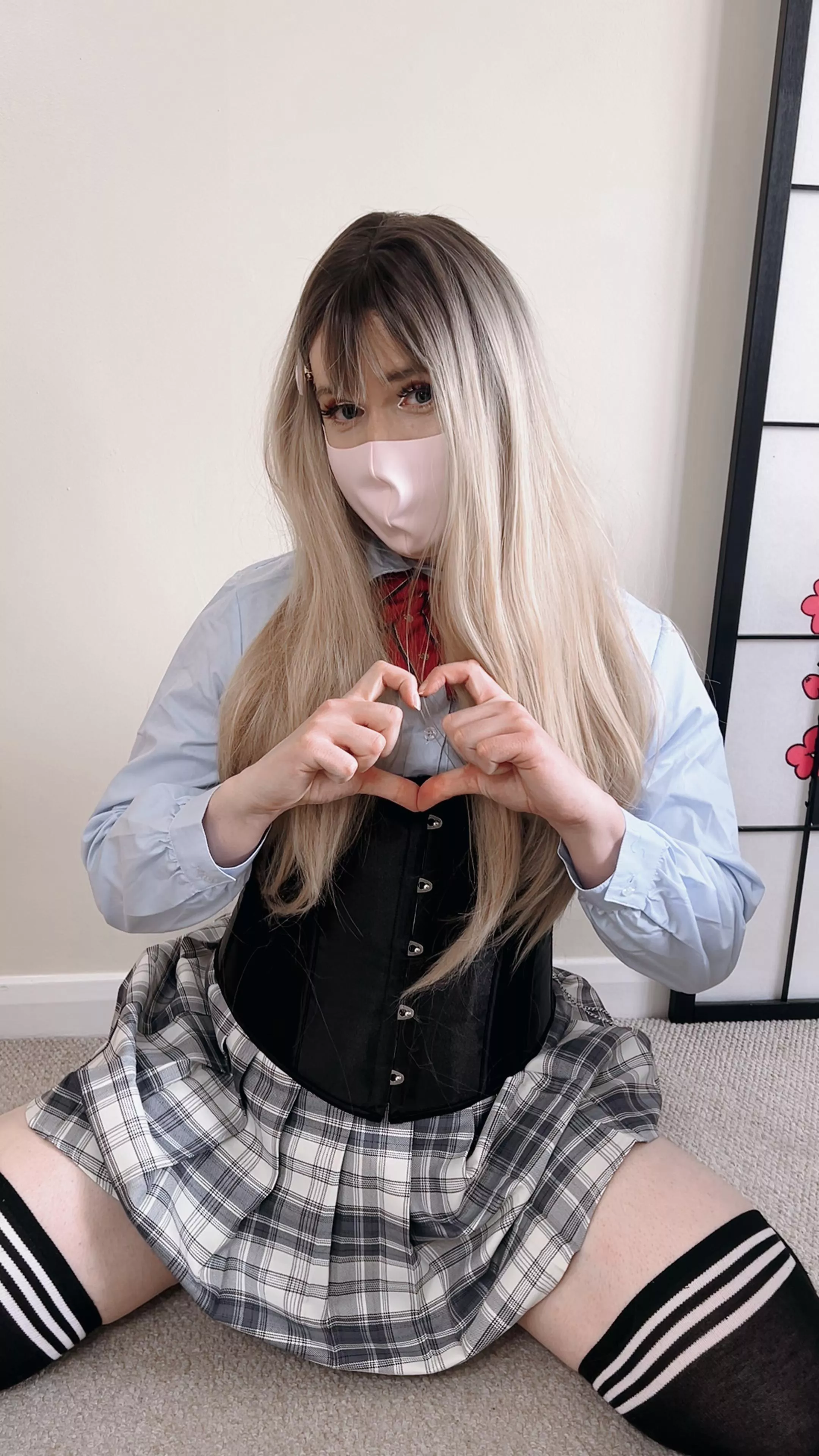 Should i keep my corset on while i ride you ❤️