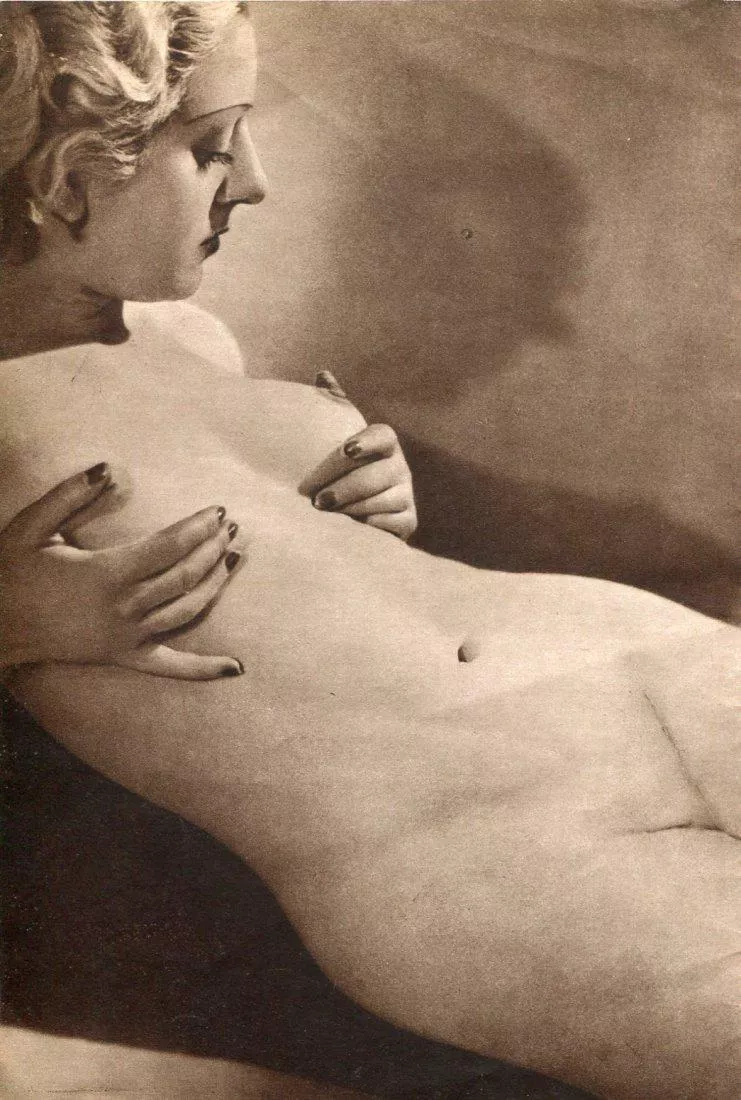studio nude