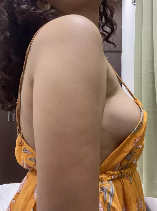 Summer dress sideboob 🥵