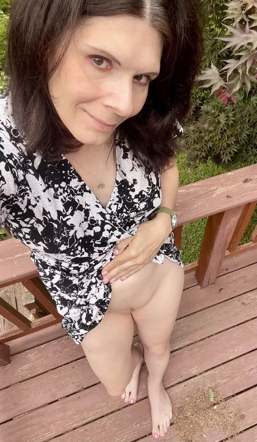 Summertime living is easier without panties (42F) 