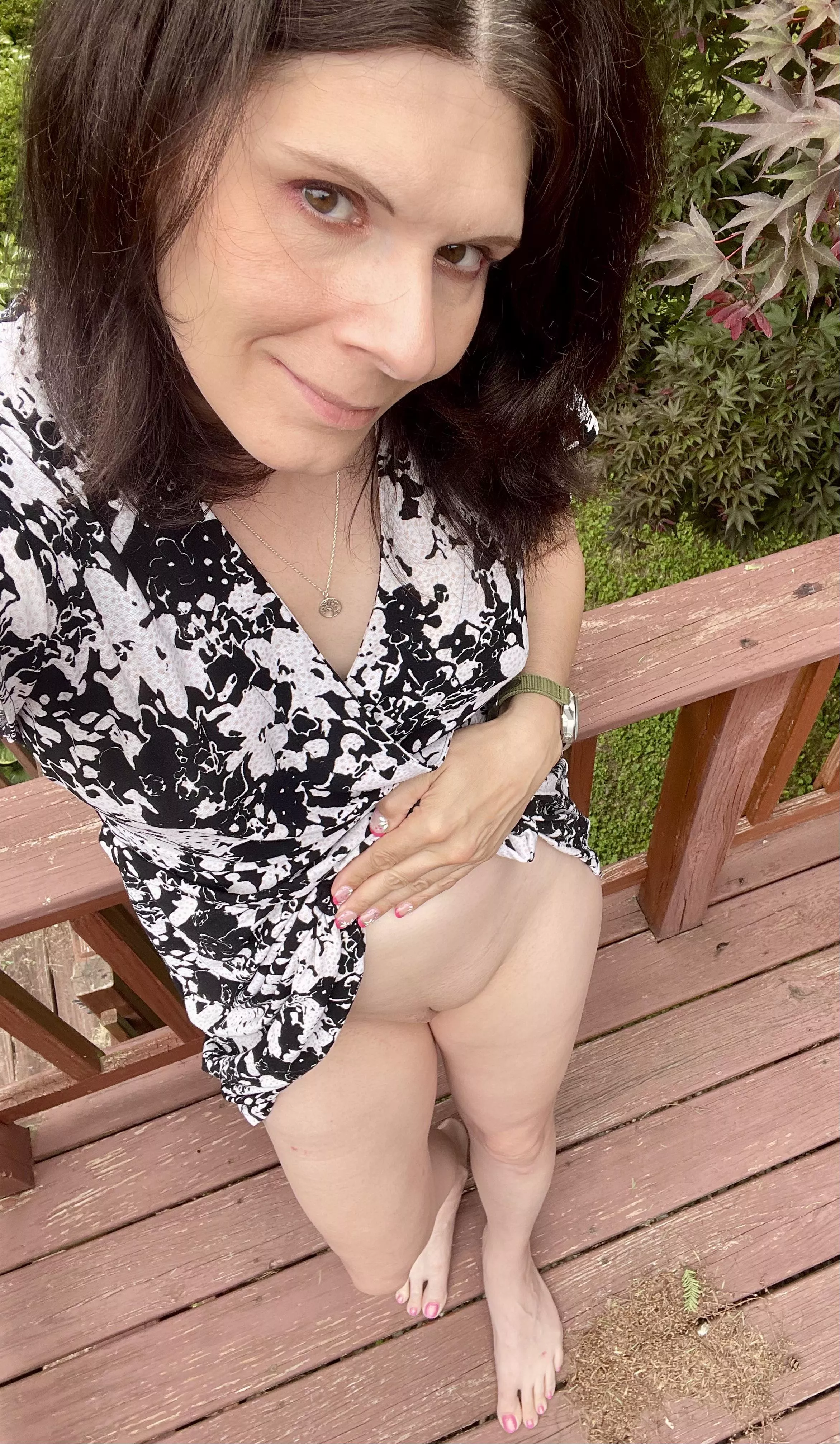 Summertime living is easier without panties (42F) 