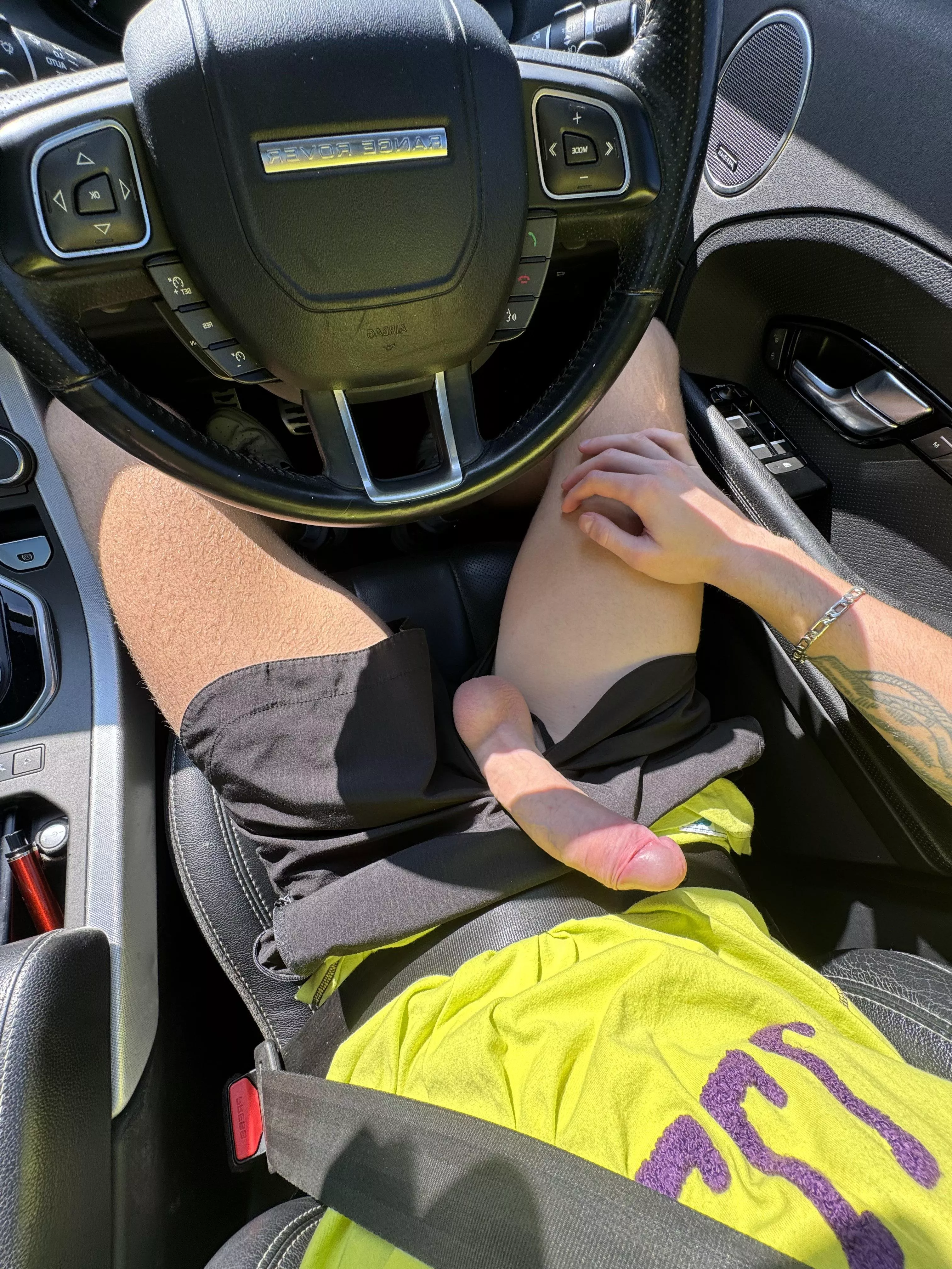 Take my huge dick right in the parking lot of the shopping center