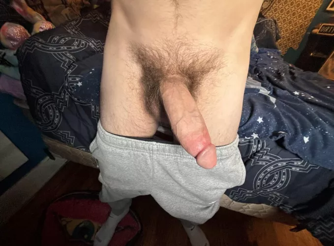 21 top. Hung and fit. Around my age, fit, bottom, fem, hung hmu