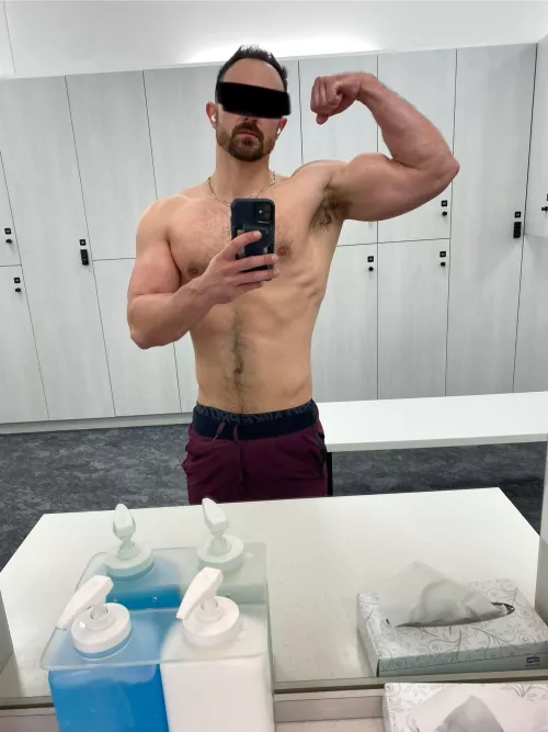 Arms filling in, who’s getting tossed around?